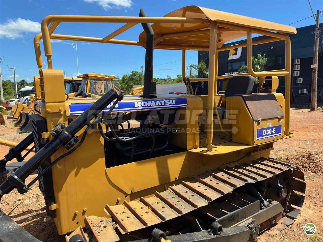 TRATOR ESTEIRA KOMATSU D30 DellaTorre Máquinas Pesadas PALMAS TOCANTINS TO